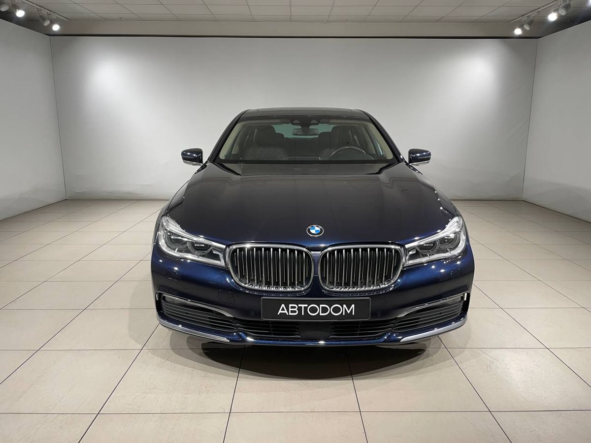Автомобиль BMW 7 серии VI поколение (G11/G12) 730L 3.0d AT 4WD (249 л.с.) Base Синий 2017 с пробегом 175 351 км