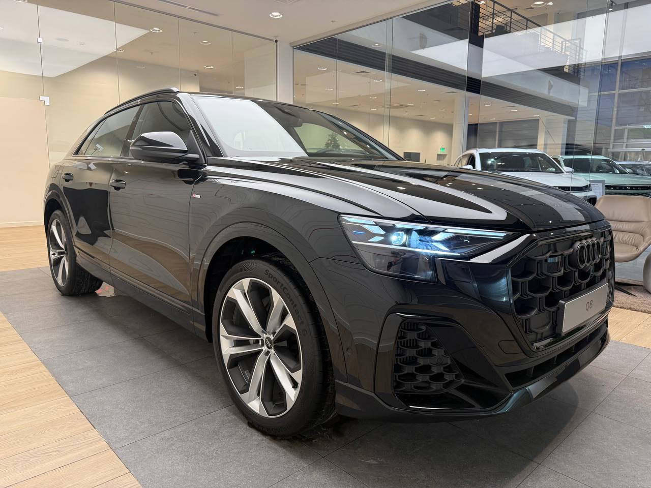 Автомобиль Audi Q8 I (4M) [рестайлинг] 3.0 AT 4WD (340 л.с.) 55 TFSI quattro tiptronic Чёрный 2025 