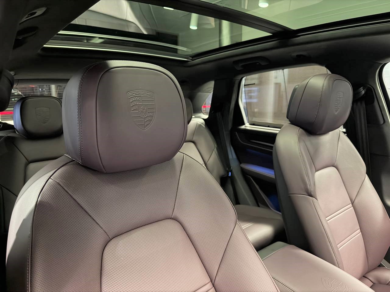 Автомобиль Porsche Cayenne III [рестайлинг] 3.0 AT 4WD (353 л.с.) Black Edition Чёрный 2025 