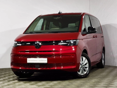 Автомобиль Volkswagen Multivan V поколение (T7) 2.0d AMT (150 л.с.) Life Красный 2022 с пробегом 150 км