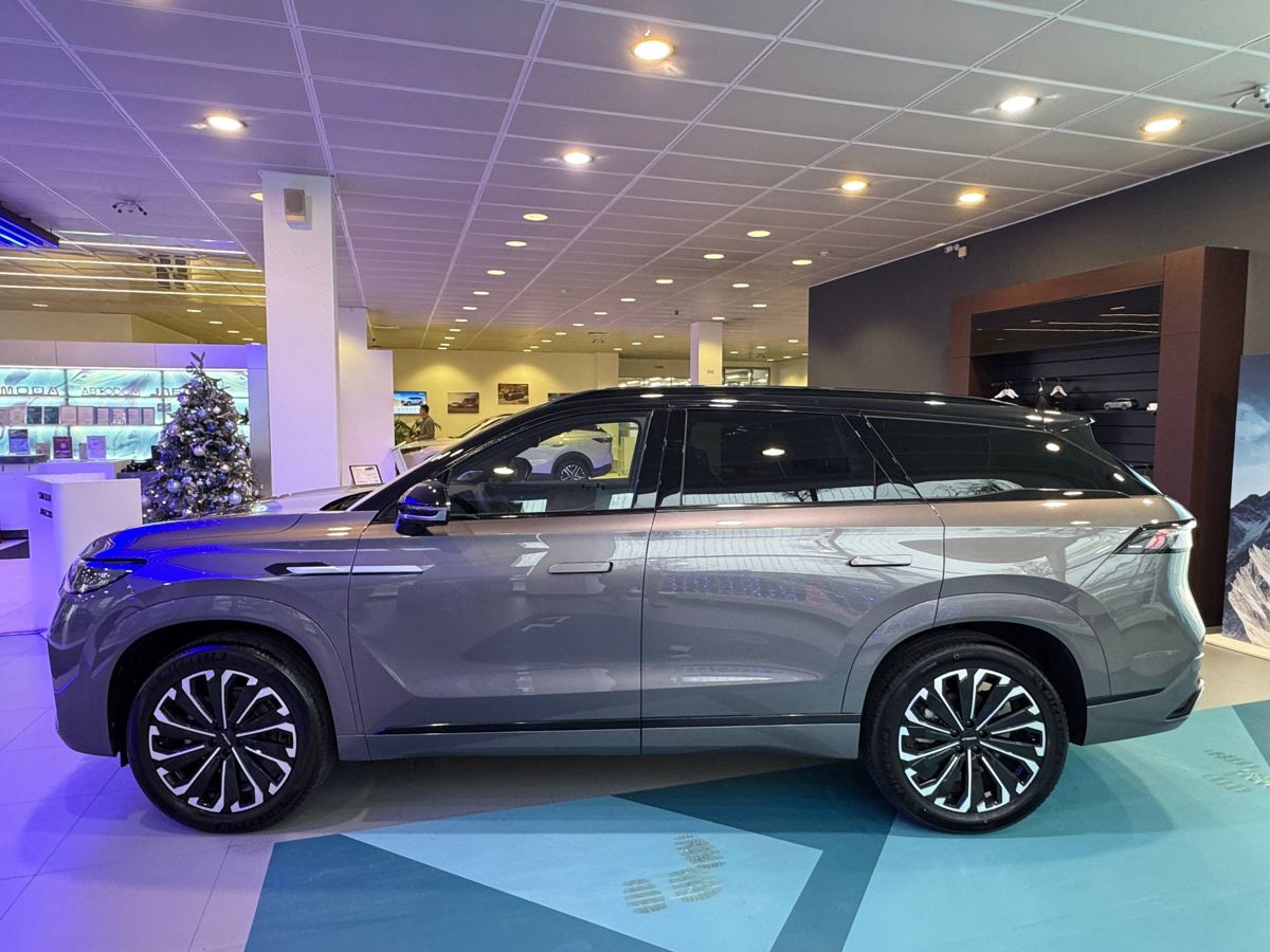 Автомобиль Jaecoo J8 I поколение 2.0 AMT 4WD (249 л.с.) Supreme Серый 2025 