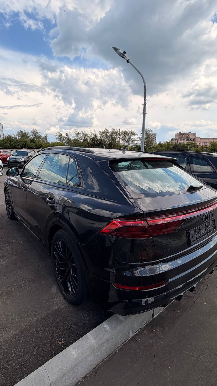 Audi Q8 I (4M) [рестайлинг] 3.0 AT 4WD (340 л.с.) 55 ТФСИ Кватро типтроник Чёрный 2025 