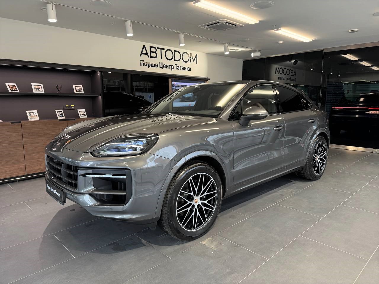 Автомобиль Porsche Cayenne III [рестайлинг] 3.0 AT 4WD (353 л.с.) Coupé Серый 2025 