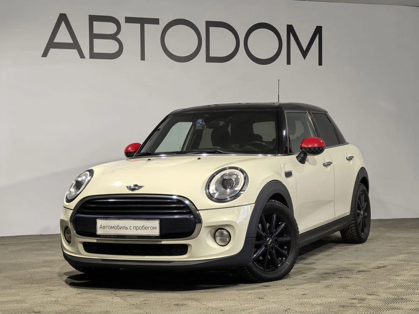 Автомобиль MINI Hatch III поколение (F55/F56) Cooper 1.5 AT (136 л.с.) Cooper Белый 2017 с пробегом 75 693 км