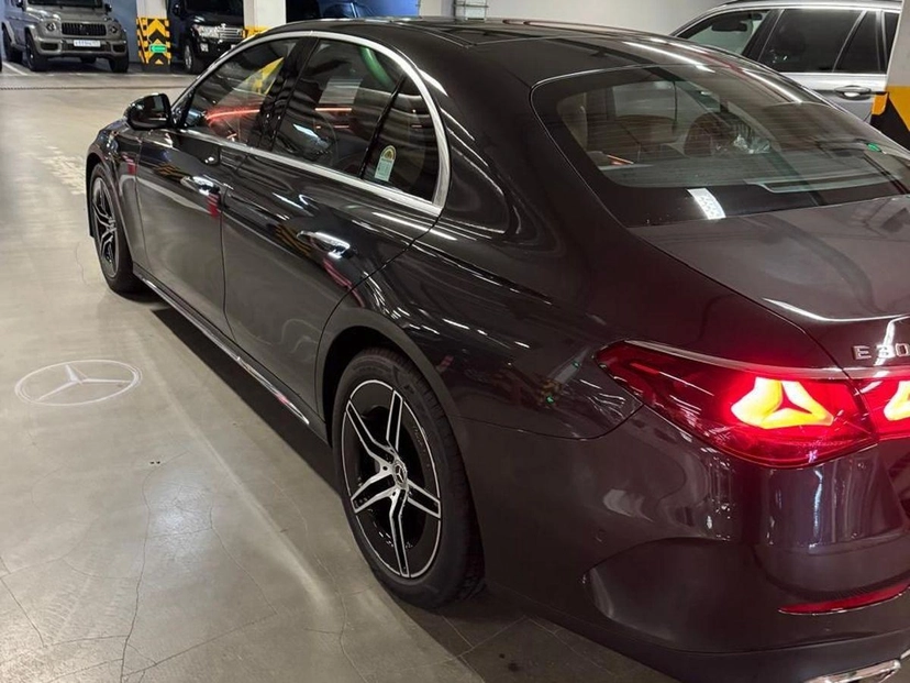 Автомобиль Mercedes-Benz E-Класс VI поколение (W214/S214) 2.0 AT 4Matic (258 л.с.) AMG Line Серый 2025