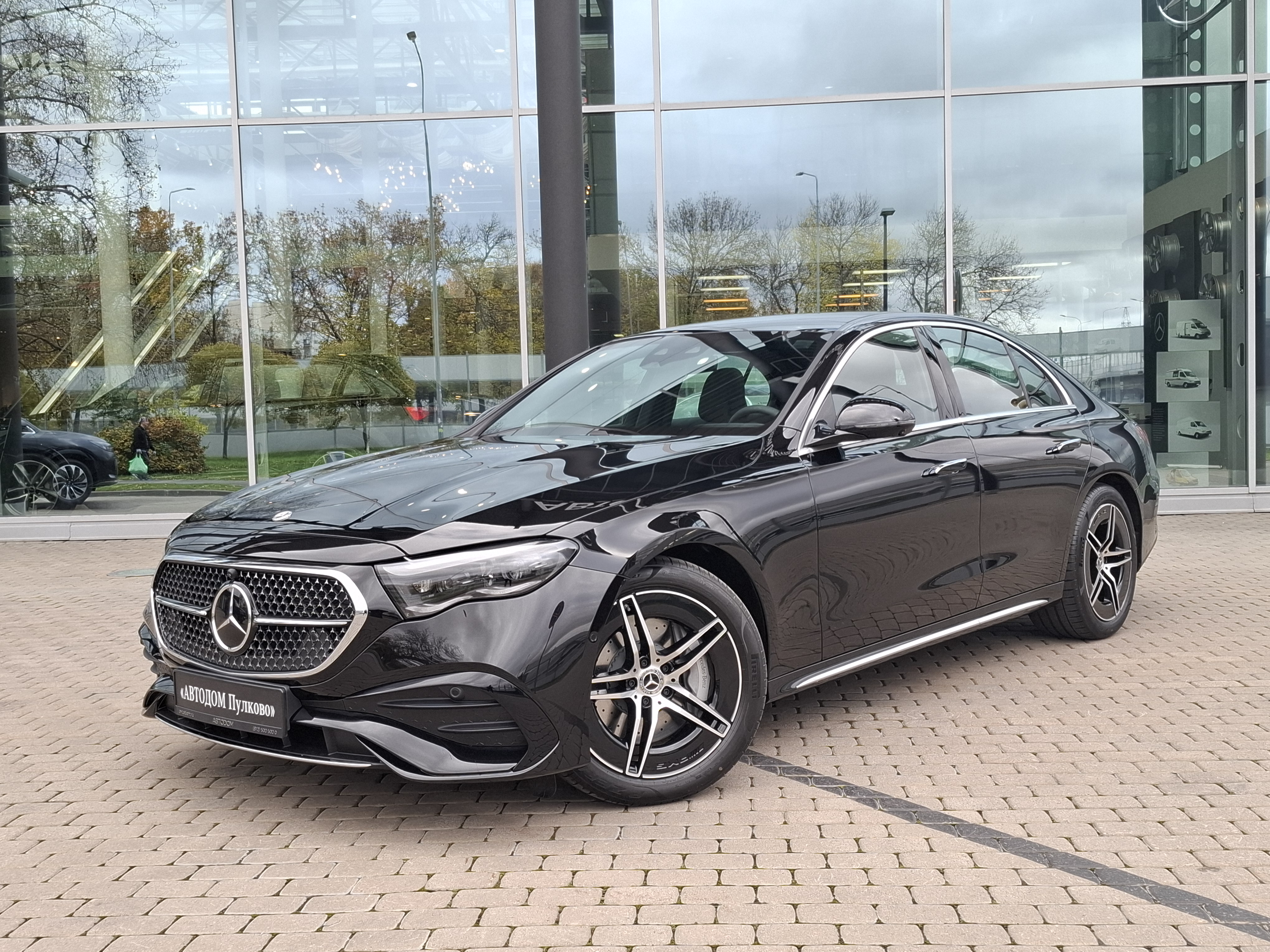 Автомобиль Mercedes-Benz E-Класс VI поколение (W214/S214) 2.0 AT 4Matic (258 л.с.) Base Чёрный 2025 