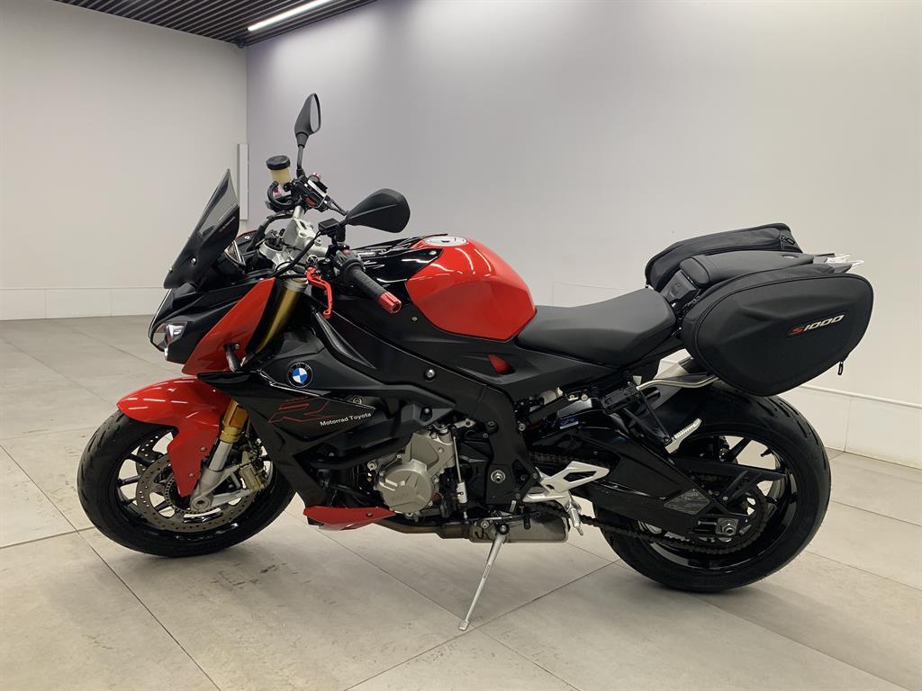 Мотоцикл BMW Motorrad S 1000 R II поколение S 1000 R Base Красный 2018 с пробегом 15 857 км