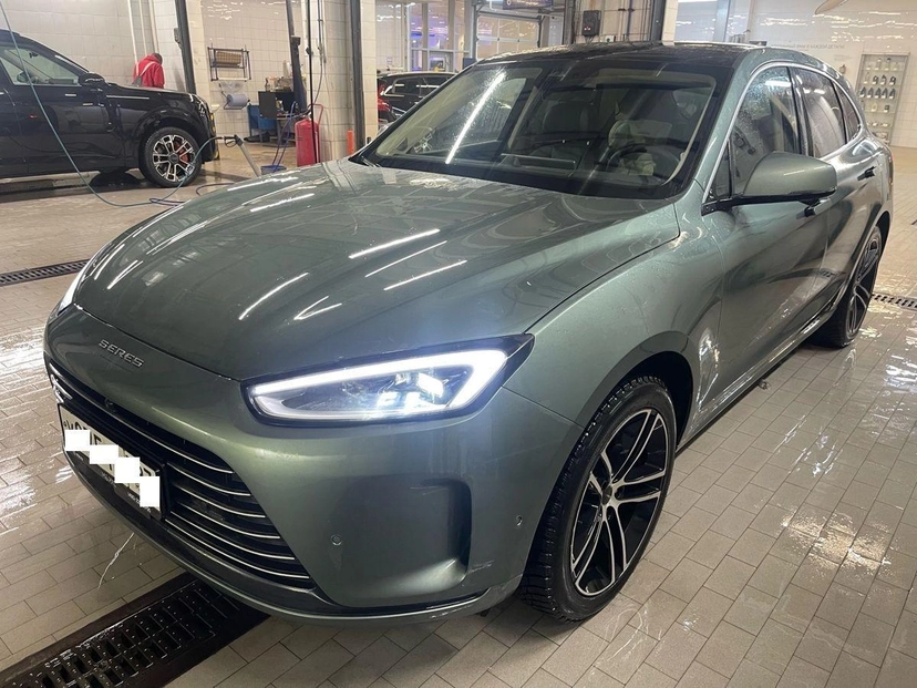 Автомобиль Seres M5 I поколение 1.5hyb AT 4WD (487 л.с.) Premium Серый 2024 с пробегом 28 344 км