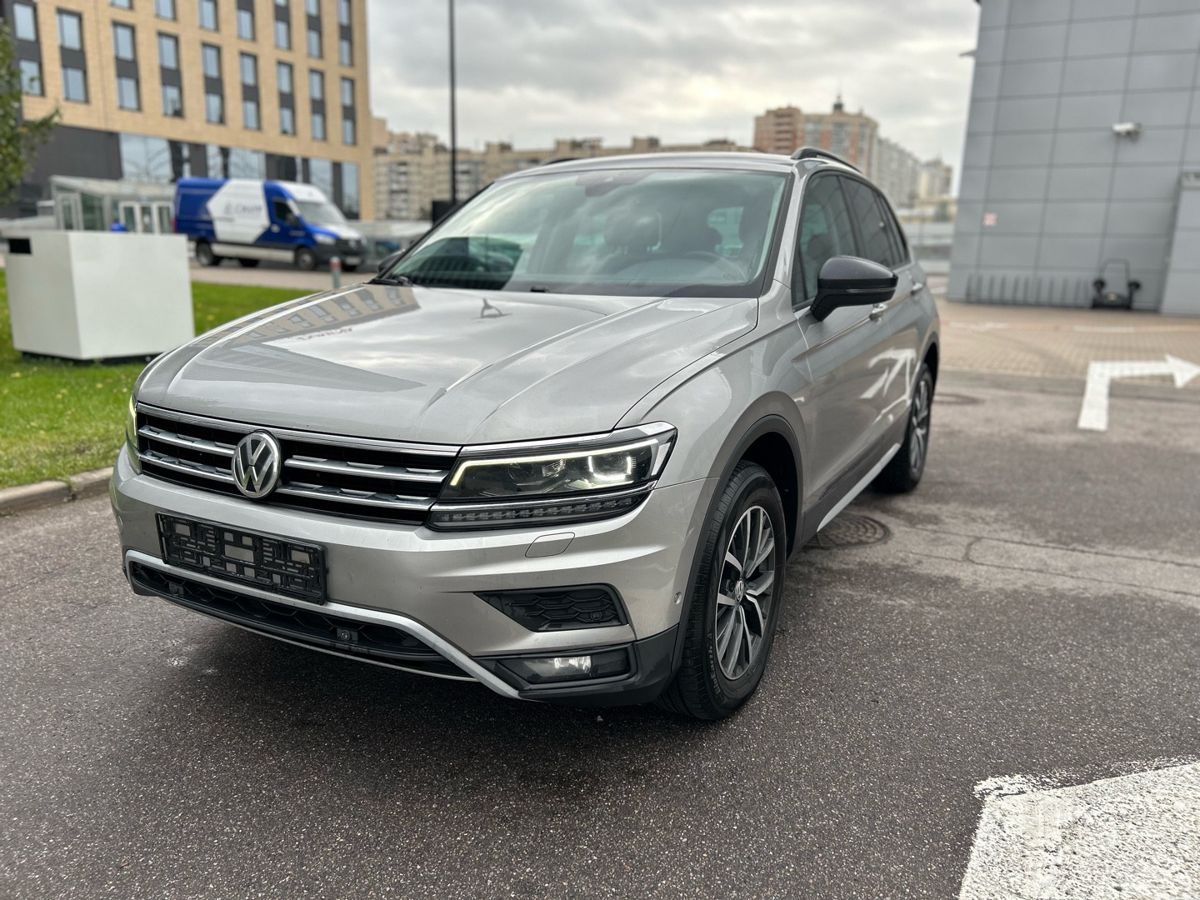 Volkswagen Tiguan II поколение 2.0 AMT 4WD (180 л.с.) Offroad Серый 2019 с пробегом 122 687 км