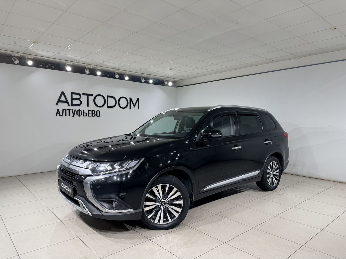 Mitsubishi Outlander III [3-й рестайлинг] 2.4 CVT 4WD (167 л.с.) Ultimate Чёрный 2021 с пробегом 239 030 км
