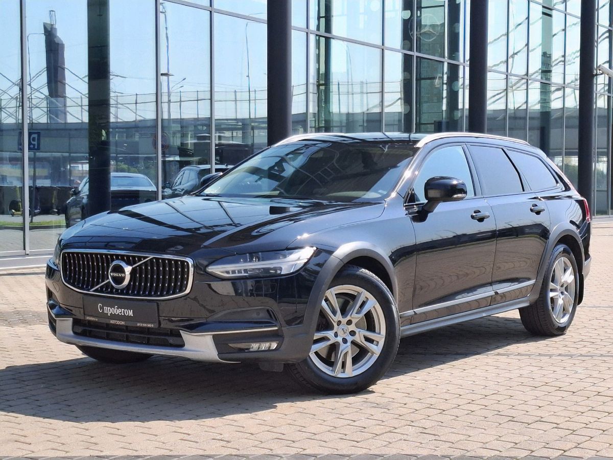 Volvo V90 Cross Country I поколение 2.0 AT 4WD (249 л.с.) Plus Чёрный 2017 с пробегом 292 751 км