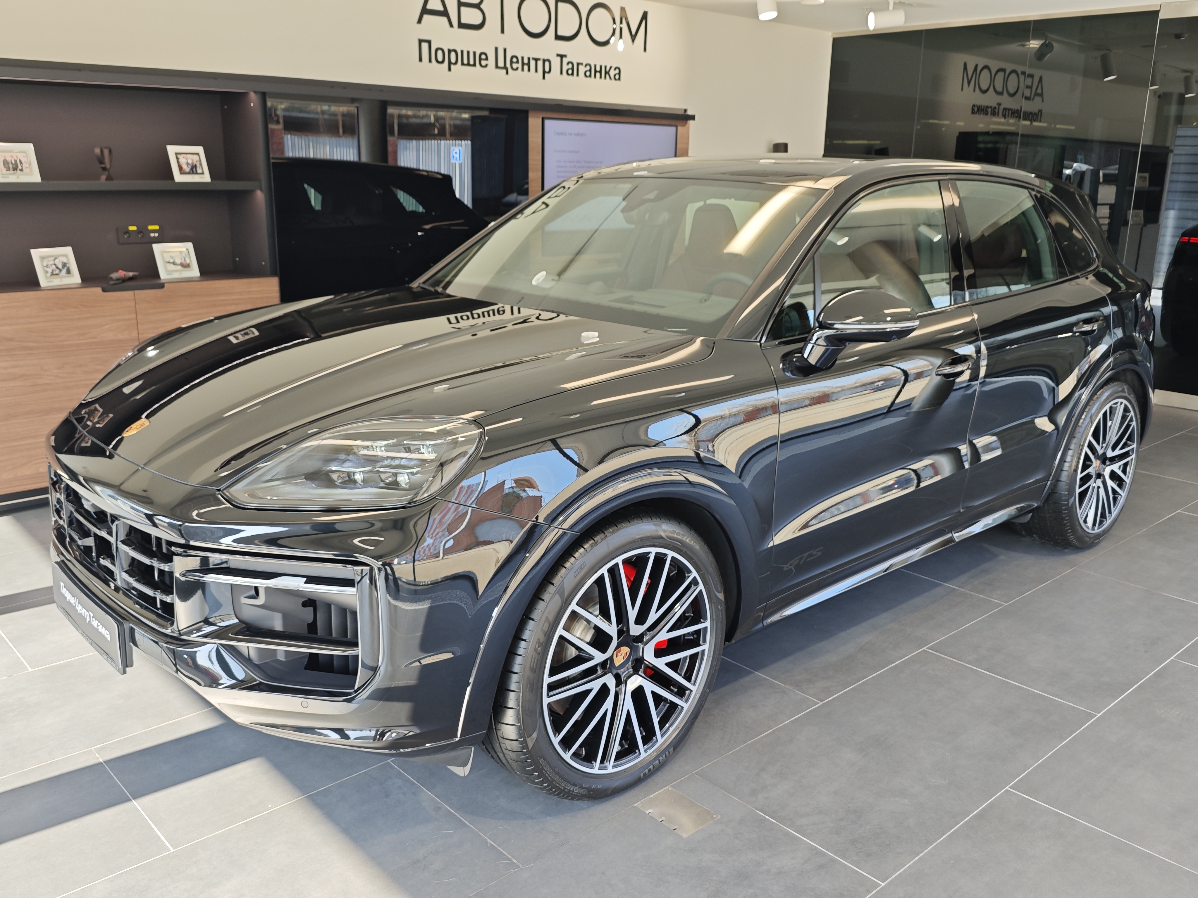 Автомобиль Porsche Cayenne III [рестайлинг] GTS 4.0 AT 4WD (500 л.с.) GTS Чёрный 2025 