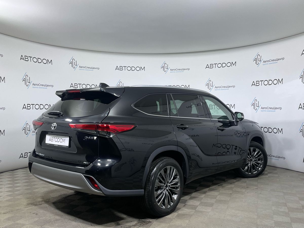 Автомобиль Toyota Highlander IV поколение 2.0 AT 4WD (248 л.с.) Premium Чёрный 2025 с пробегом 15 км