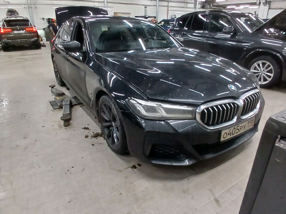 Автомобиль BMW 5 серии VII (G30/G31) [рестайлинг] 530 3.0d AT 4WD (249 л.с.) M Sport Plus Чёрный 2020 с пробегом 100 011 км
