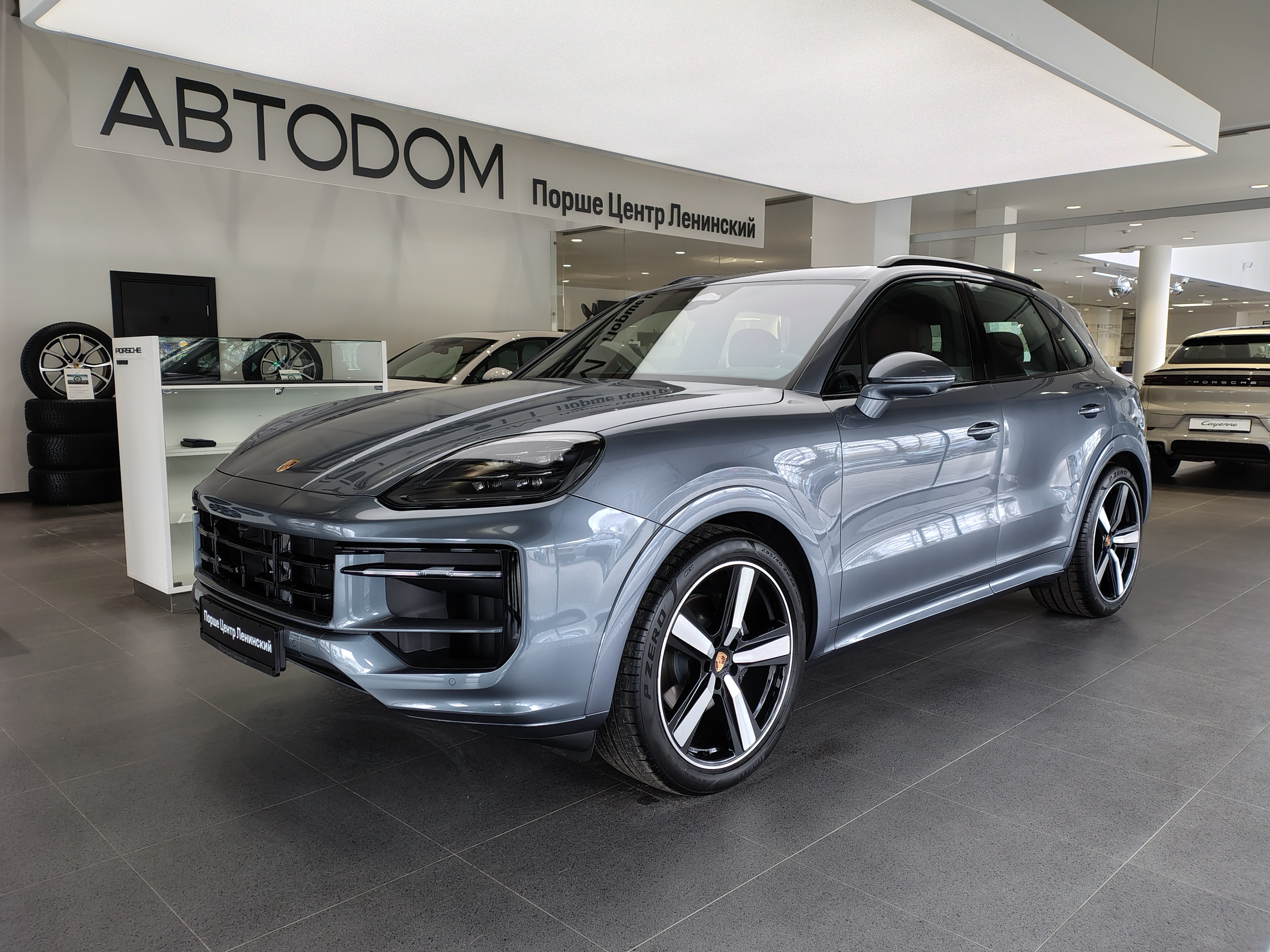 Автомобиль Porsche Cayenne III [рестайлинг] 3.0 AT 4WD (353 л.с.) Black Edition Серый 2025 