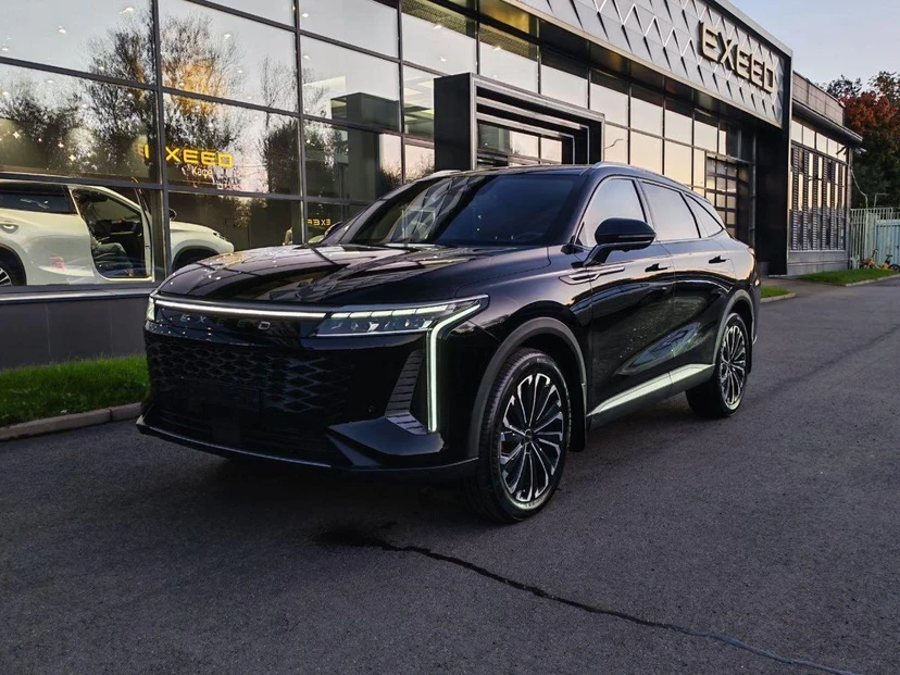 EXEED RX I поколение 2.0 AMT 4WD (249 л.с.) Platinum Чёрный 2024 с пробегом 42 087 км