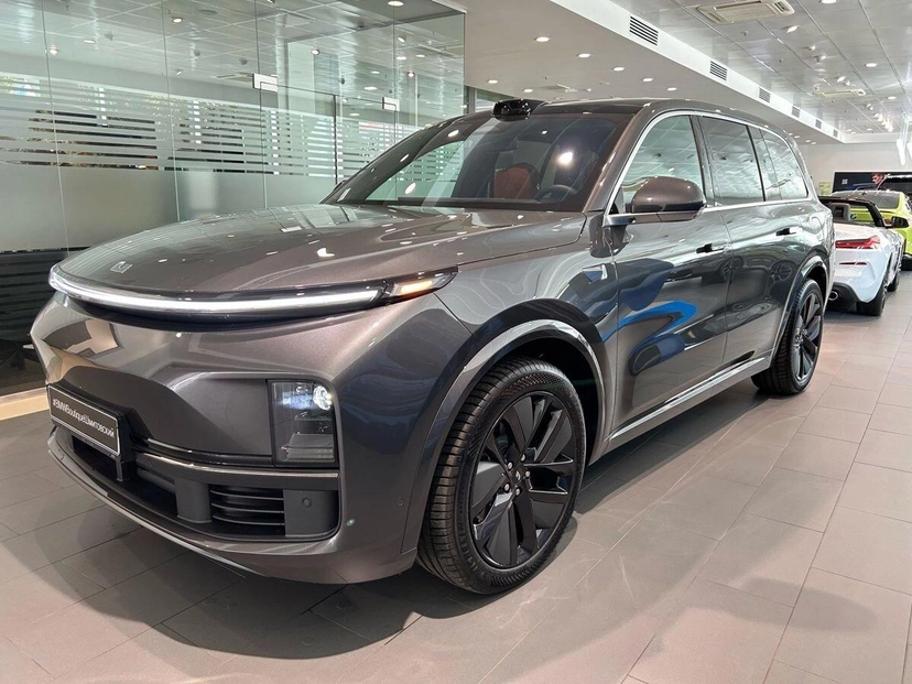 Автомобиль LiXiang L9 I поколение 1.5hyb AT 4WD (449 л.с.) Base Серый 2023 с пробегом 10 км