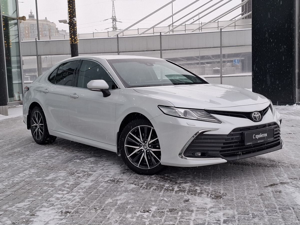 Автомобиль Toyota Camry VIII (XV70) [рестайлинг] 2.5 AT (200 л.с.) Base  2021 с пробегом 118 688 км