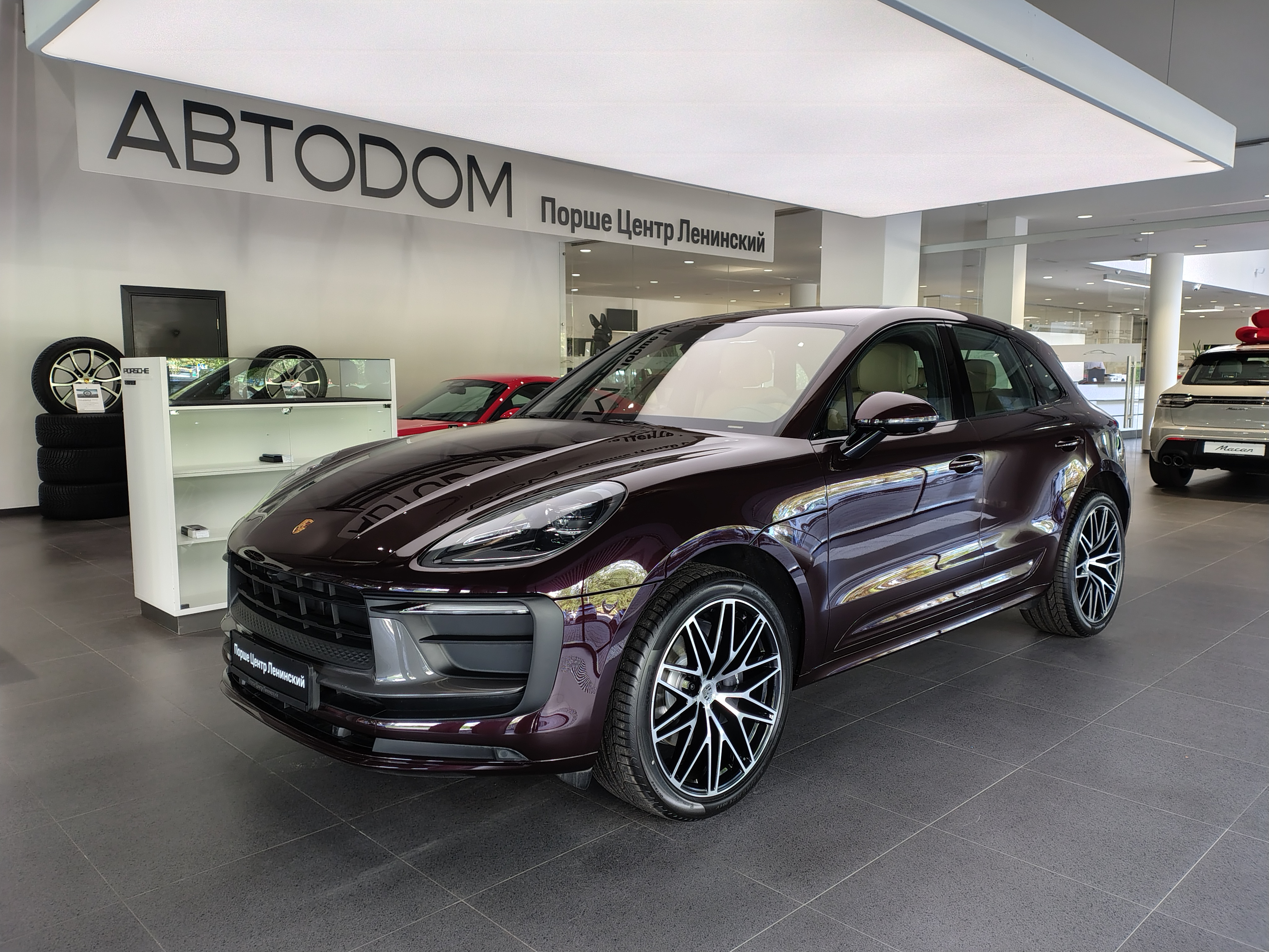 Porsche Macan I [2-й рестайлинг] 2.0 AMT 4WD (265 л.с.) T Красный  