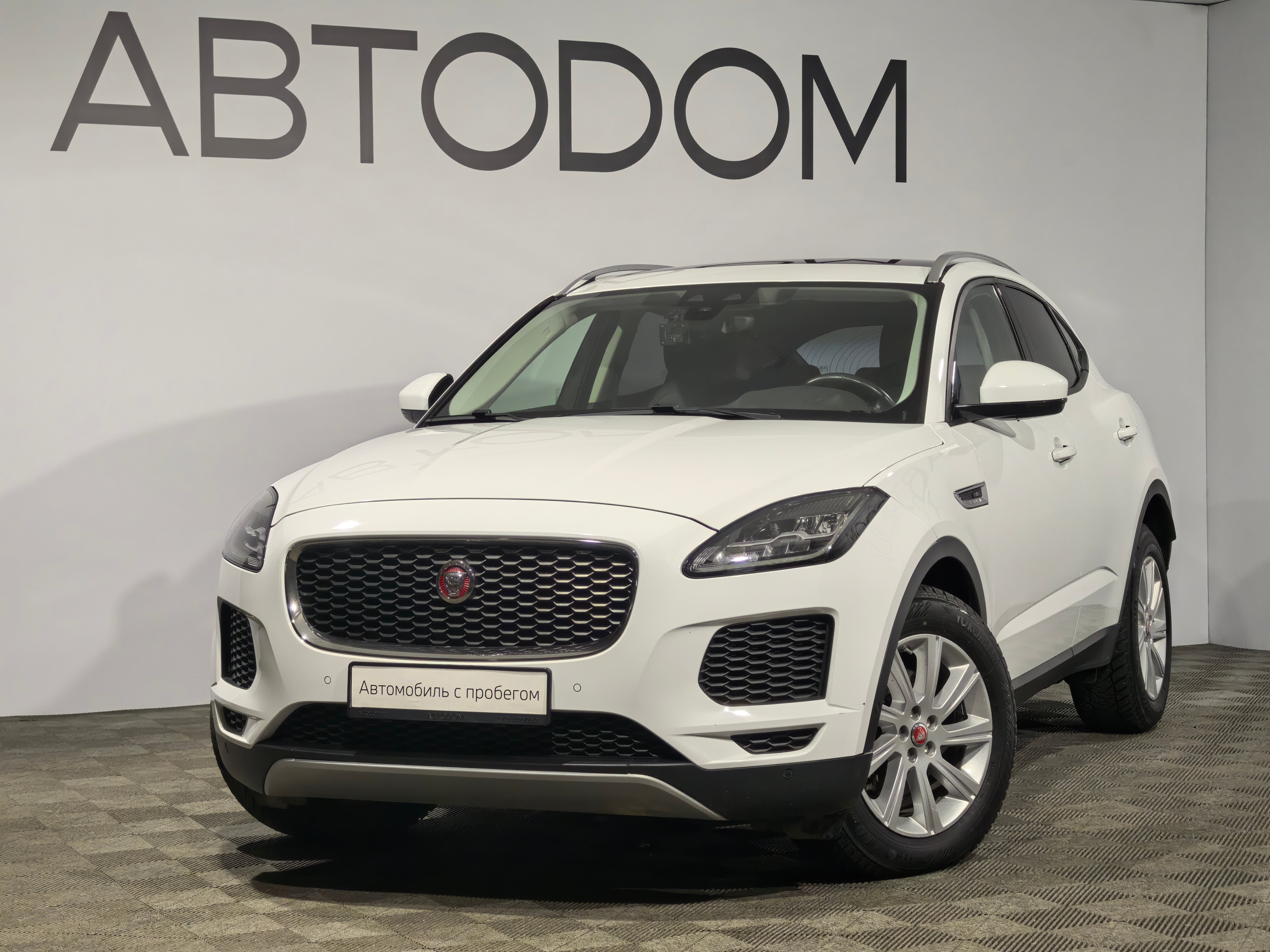 Автомобиль Jaguar E-Pace I поколение 2.0d AT 4WD (180 л.с.) S Белый 2018 с пробегом 66 229 км