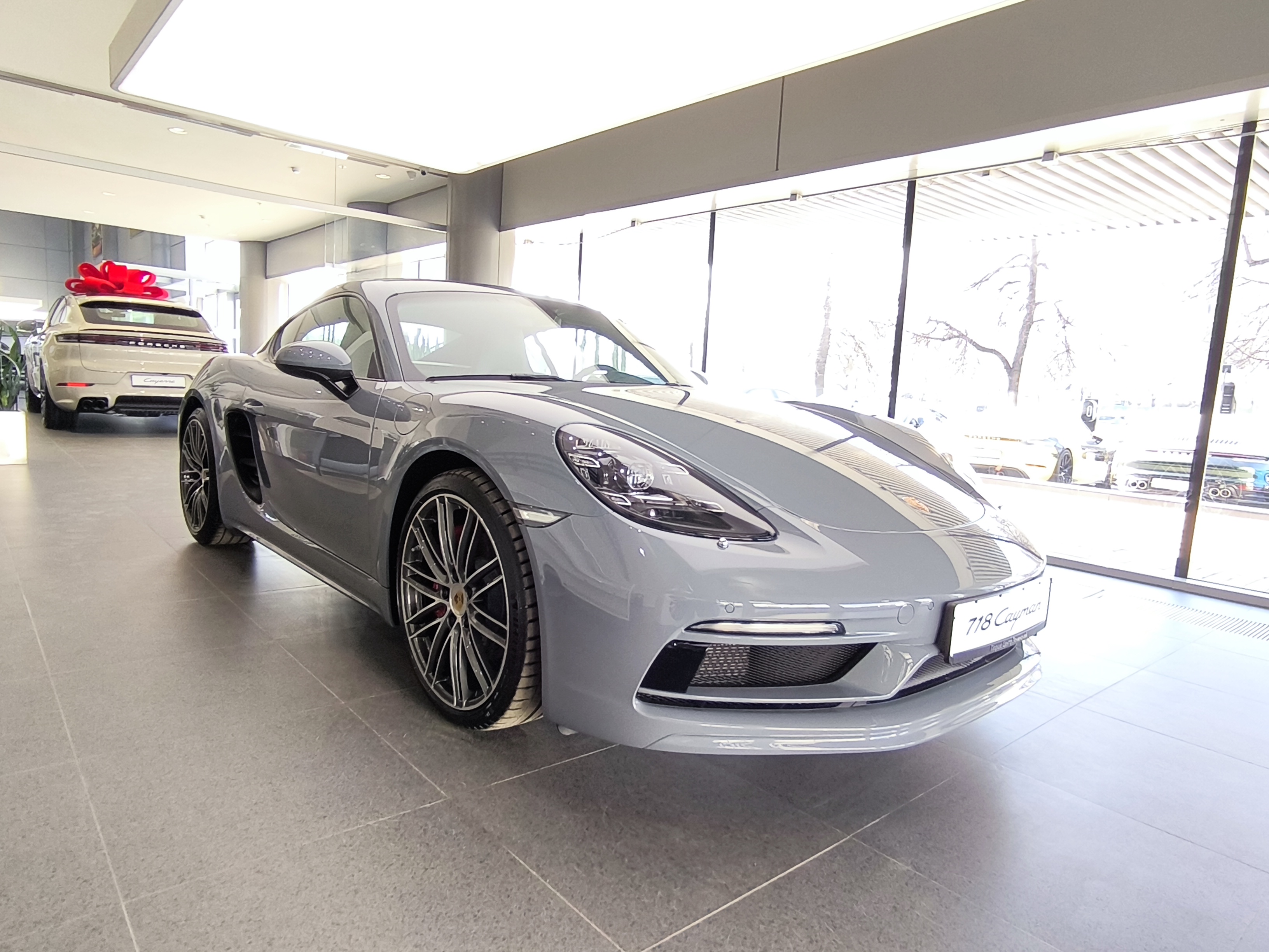 Автомобиль Porsche Cayman III поколение (982) S 2.5 AMT (350 л.с.) Cayman S Серый 2025 