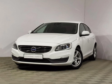 Автомобиль Volvo S60 II [рестайлинг] 1.5 AT (152 л.с.) Momentum Белый 2017 с пробегом 146083 км