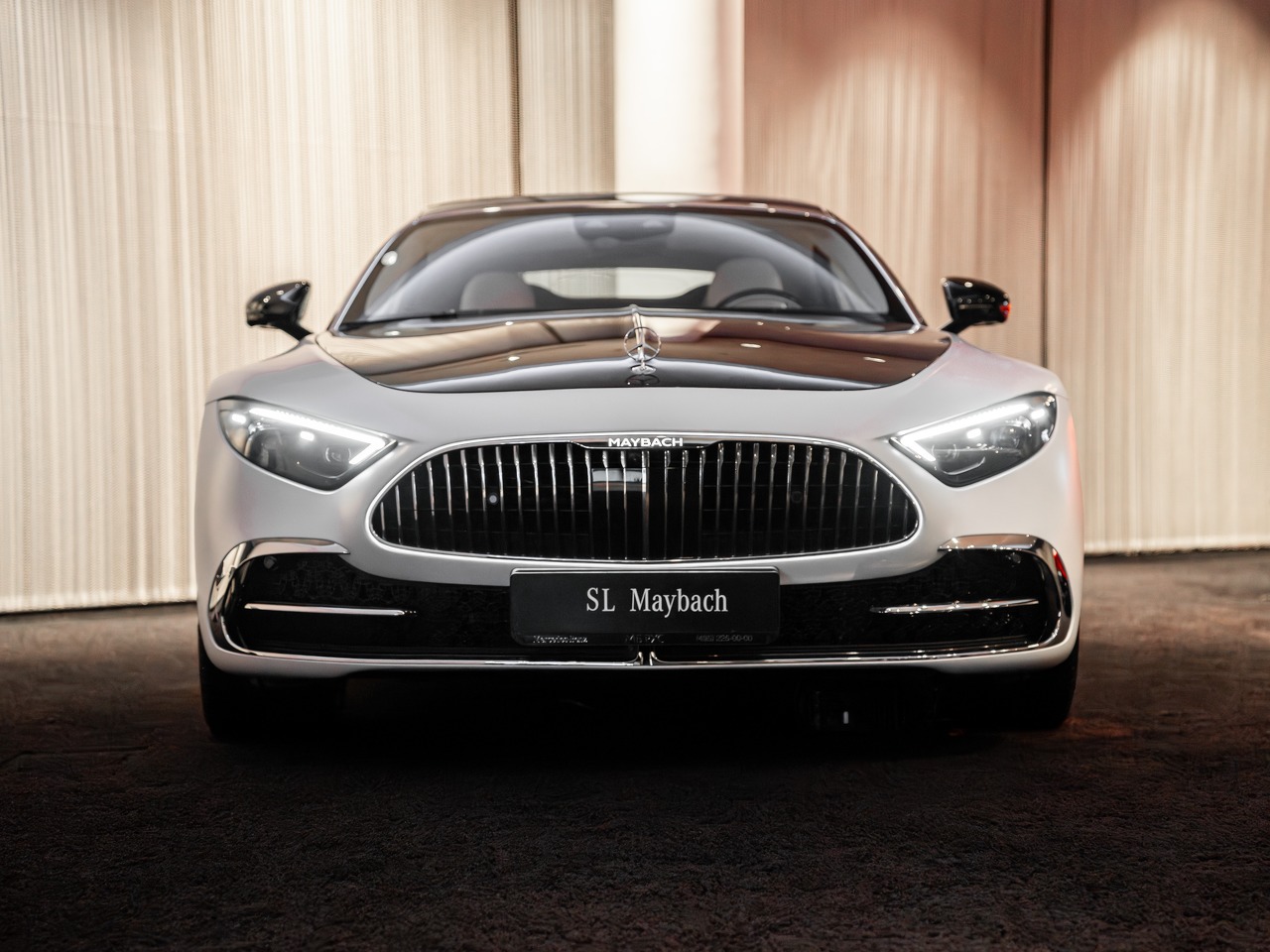 Автомобиль Mercedes-Benz Maybach SL I поколение 4.0 AT 4WD (585 л.с.) Ambience Белый 2025 