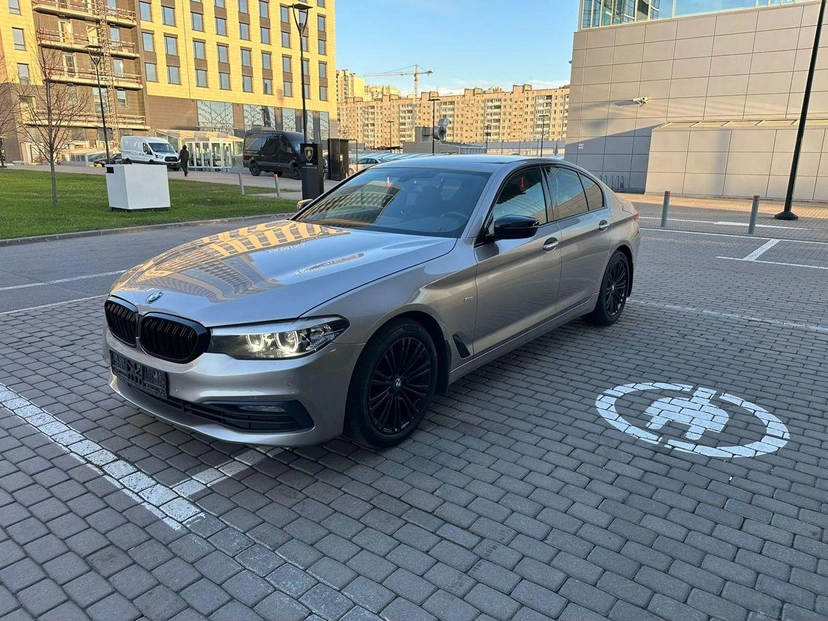 Автомобиль BMW 5 серии VII поколение (G30/G31) 520 2.0d AT (190 л.с.) Sport Line Серый 2017 с пробегом 137 832 км