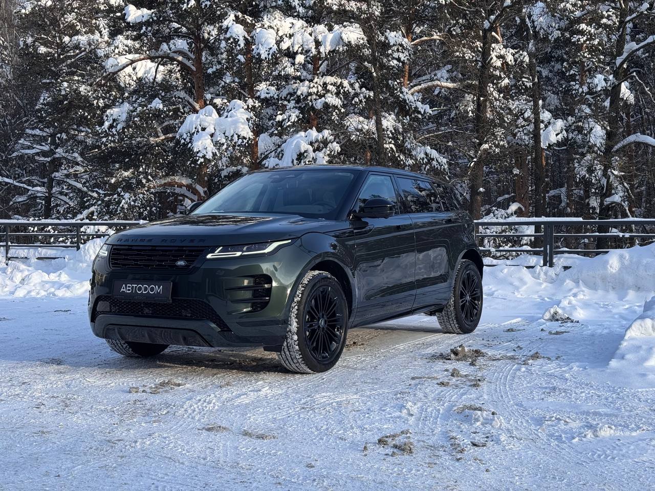 Автомобиль Land Rover Range Rover Evoque II [рестайлинг] 2.0 AT 4WD (249 л.с.) R-Dynamic SE Зелёный 2025 