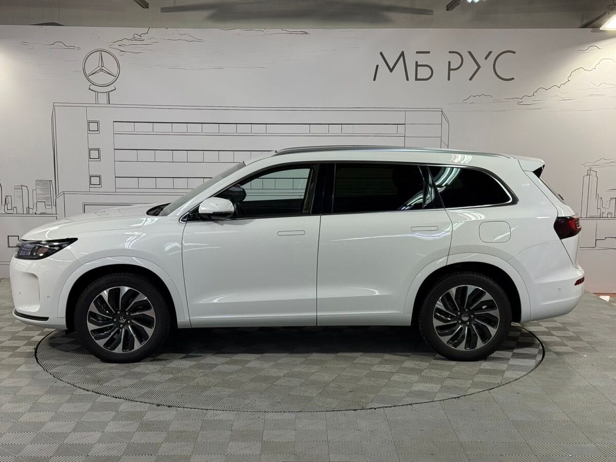 Автомобиль AITO M7 I поколение 1.5hyb AT 4WD (449 л.с.) Luxury Белый 2023 с пробегом 38 734 км