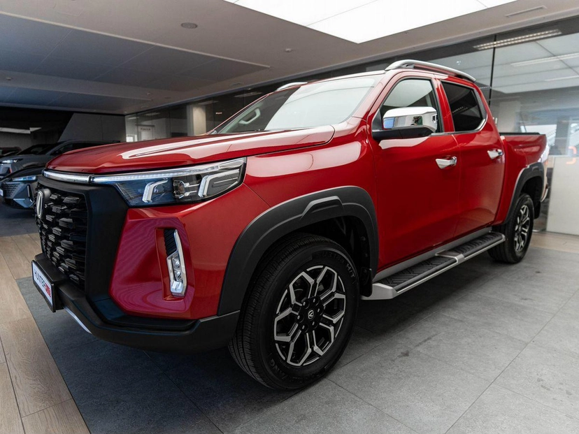 Автомобиль Changan Hunter Plus I поколение 2.0 AT 4WD (226 л.с.) Luxe Красный 2025