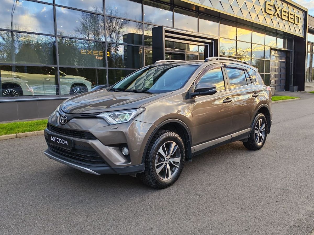 Toyota RAV4 IV (XA40) [рестайлинг] 2.0 CVT (146 л.с.) Комфорт Коричневый 2017 с пробегом 194 367 км