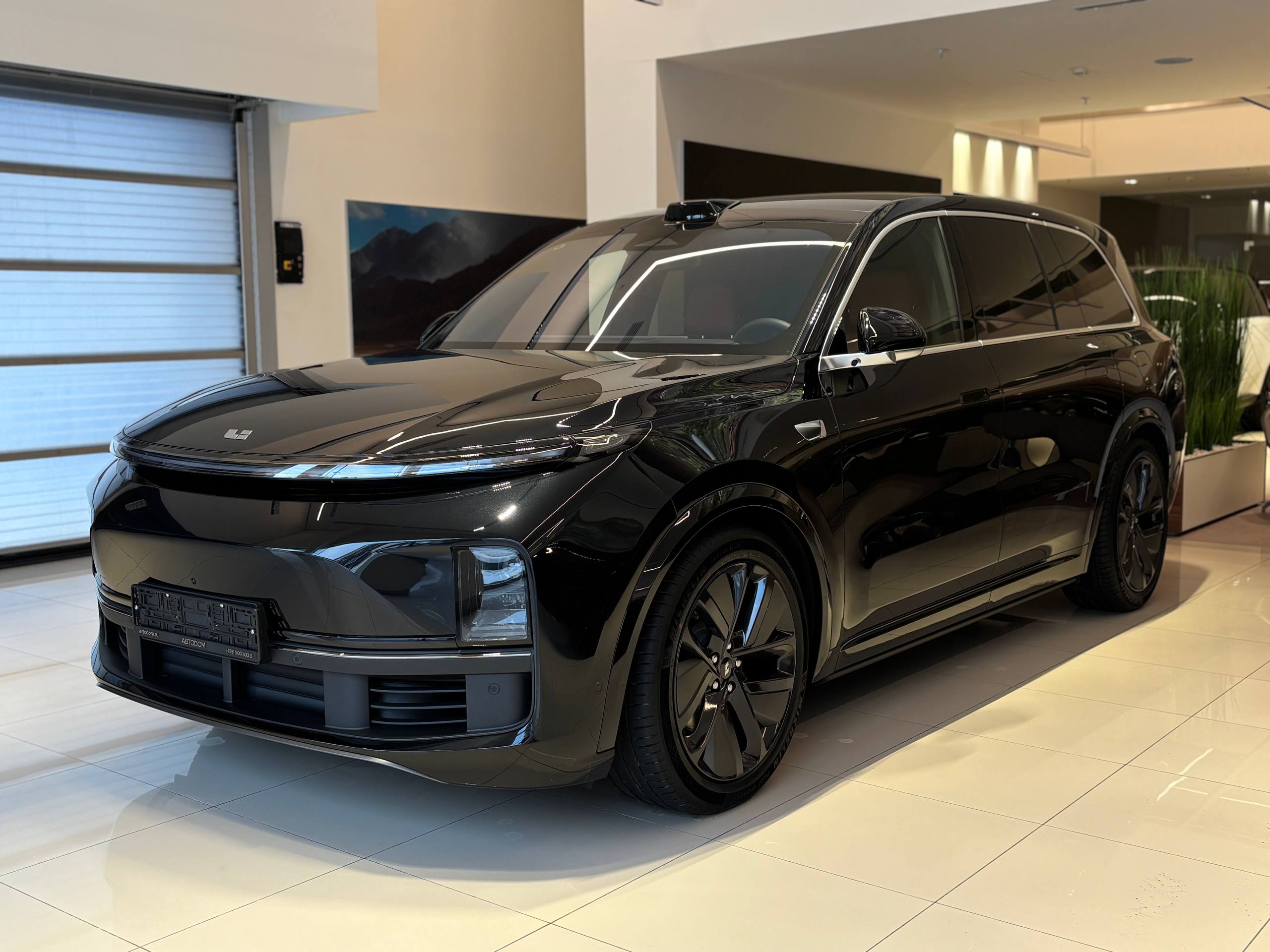 Автомобиль LiXiang L9 I [рестайлинг] 1.5hyb AT 4WD (449 л.с.) Ultra Чёрный 2025 