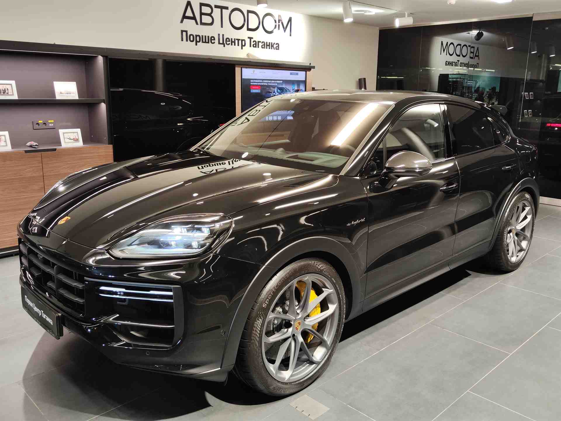 Автомобиль Porsche Cayenne III [рестайлинг] Turbo GT 4.0 AT 4WD (659 л.с.) Turbo GT Coupé Чёрный  