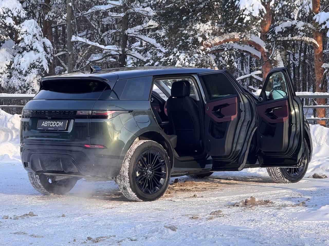 Автомобиль Land Rover Range Rover Evoque II [рестайлинг] 2.0 AT 4WD (249 л.с.) R-Dynamic SE Зелёный 2025 