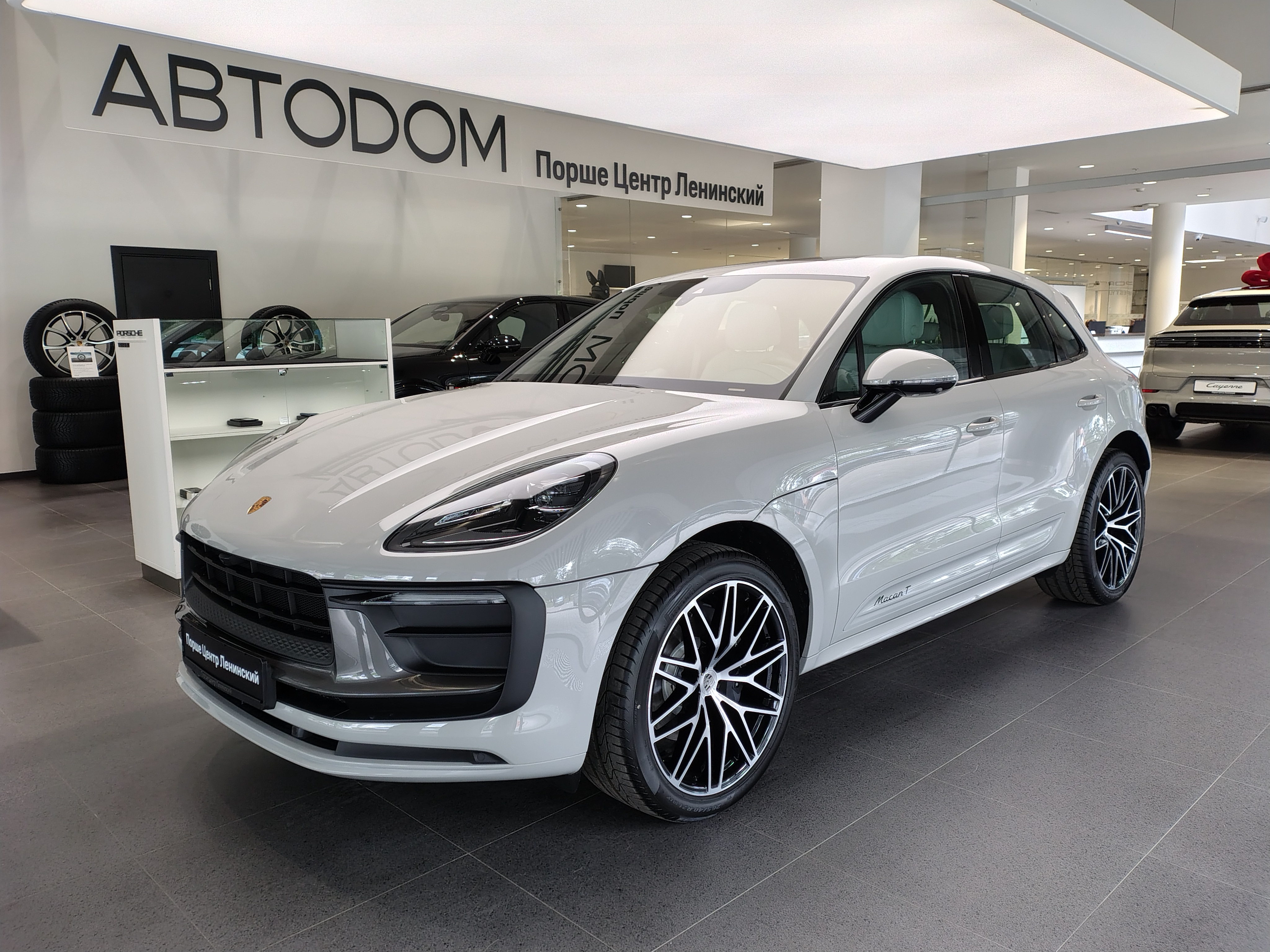 Porsche Macan I [2-й рестайлинг] 2.0 AMT 4WD (265 л.с.) T Серый 2026 