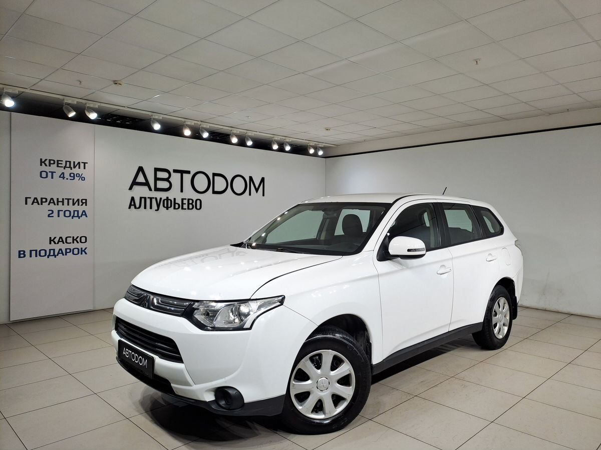Автомобиль Mitsubishi Outlander III поколение 2.0 CVT (146 л.с.) Inform Белый 2013 с пробегом 171 659 км