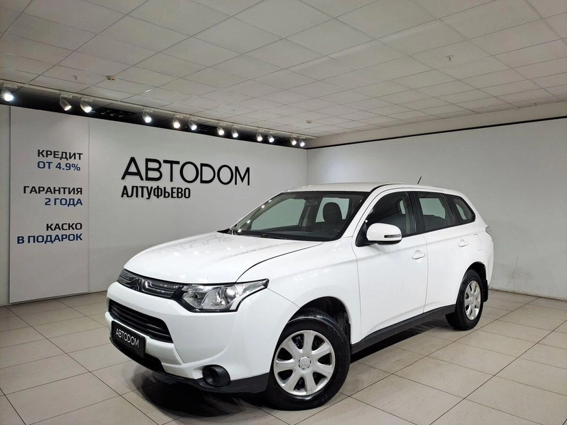 Автомобиль Mitsubishi Outlander III поколение 2.0 CVT (146 л.с.) Inform Белый 2013 с пробегом 171 659 км