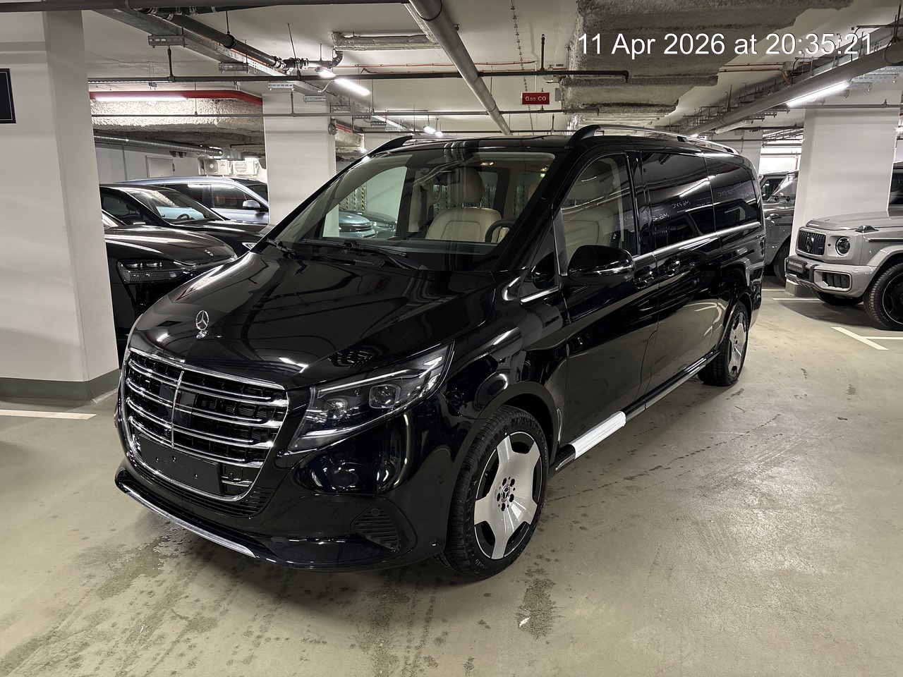 Автомобиль Mercedes-Benz V-Класс II (W447) [2-й рестайлинг] 2.0d AT Long (237 л.с.) Avantgarde Чёрный 2026 