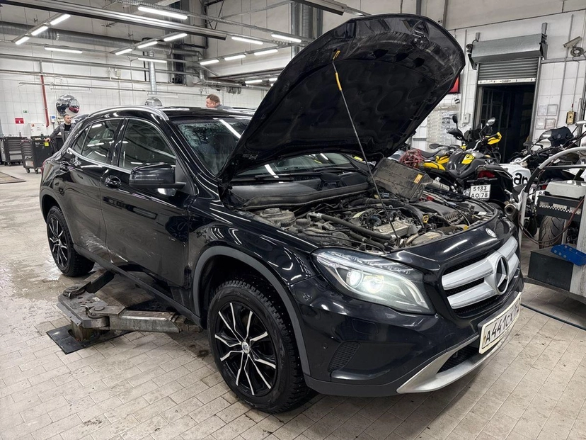 Автомобиль Mercedes-Benz GLA I поколение (X156) 200 2.1d AMT (136 л.с.) Base Чёрный 2015 с пробегом 128 012 км