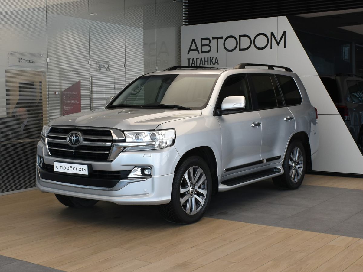 Купить Toyota Land Cruiser 2019, 4.6 AT 4WD (309 л.с.) Серебристый с  пробегом 88000 км / 5784402 по цене от 8 097 000 руб в АВТОДОМ -  официальный дилер в Москве