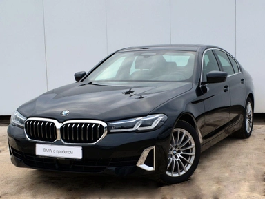 Автомобиль BMW 5 серии VII (G30/G31) [рестайлинг] 520 2.0d AT 4WD (190 л.с.) Base Черный 2022 с пробегом 25067 км