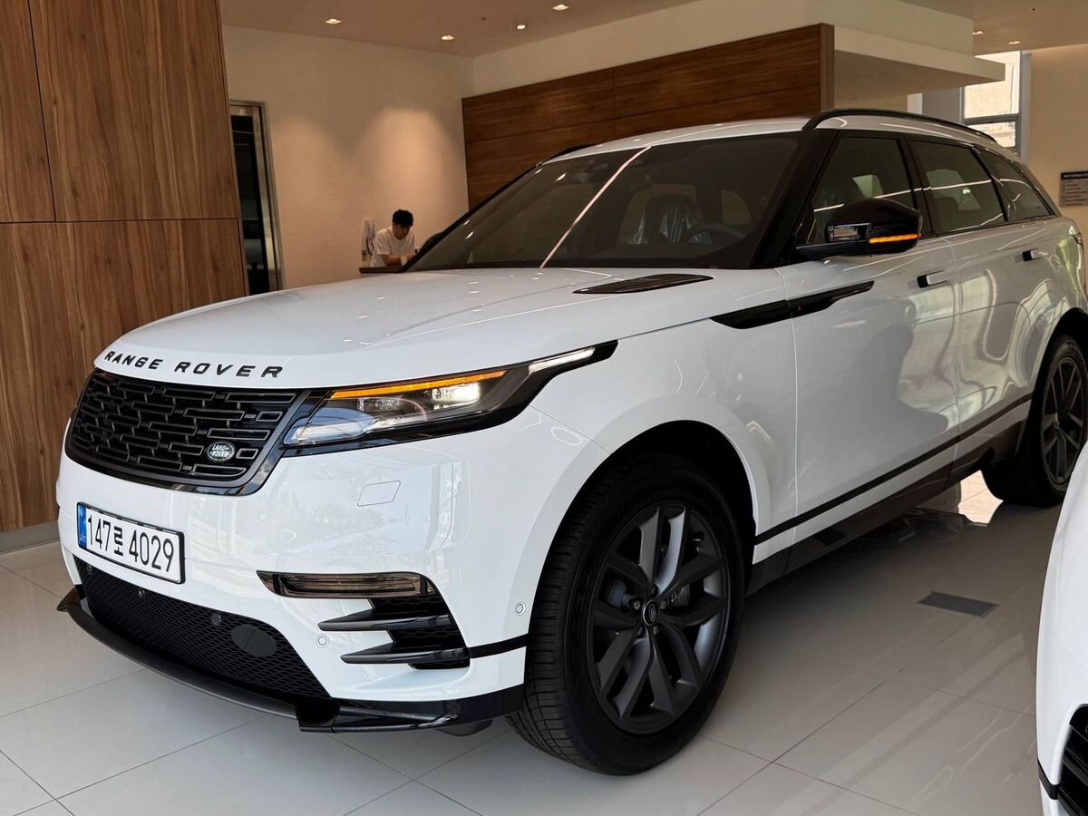 Land Rover Range Rover Velar I [рестайлинг] 2.0 AT 4WD (250 л.с.) Dynamic SE Белый 2025 