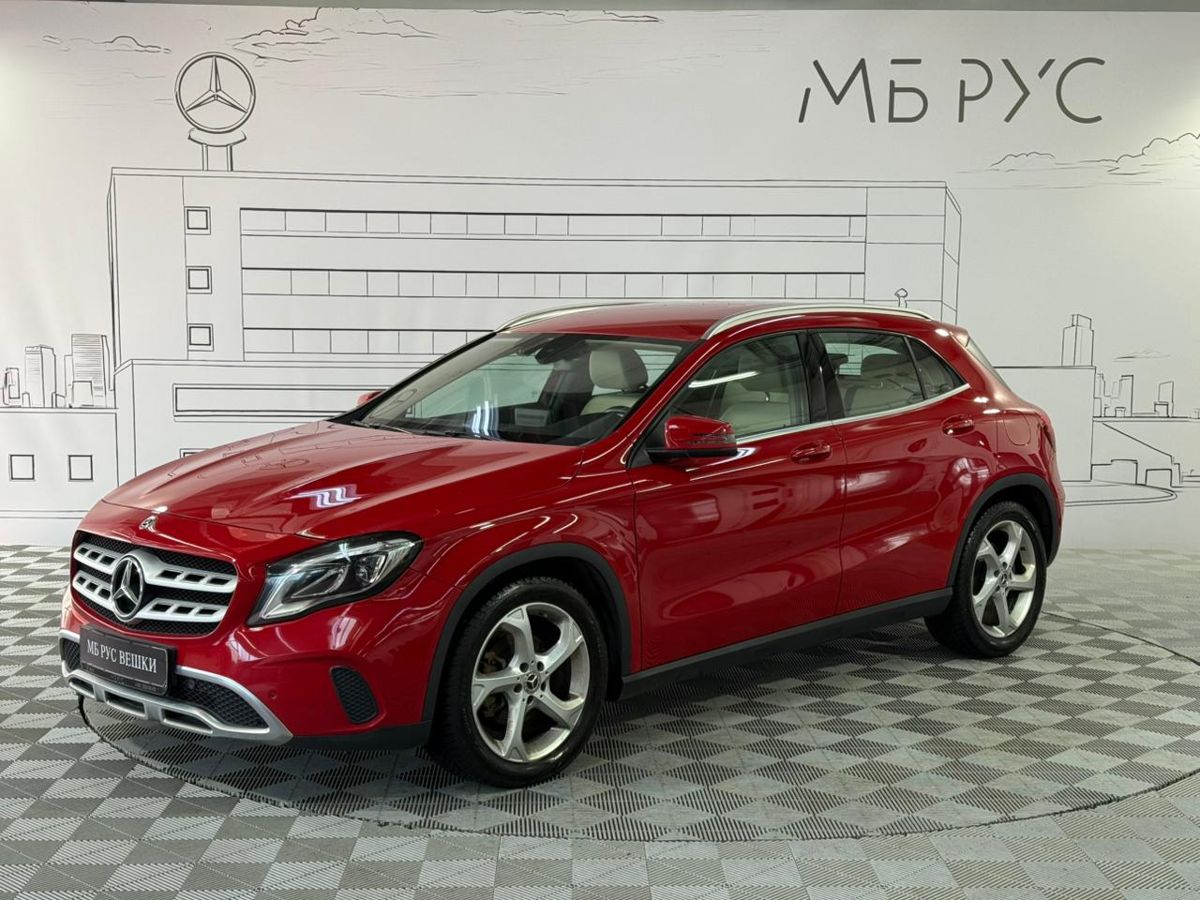 Автомобиль Mercedes-Benz GLA I (X156) [рестайлинг] 200 1.6 AMT (150 л.с.) Особая серия Красный 2019 с пробегом 115 007 км