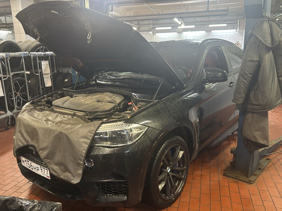 Автомобиль BMW X6 M II поколение (F86) 4.4 AT 4WD (575 л.с.) Base Чёрный 2016 с пробегом 68 327 км