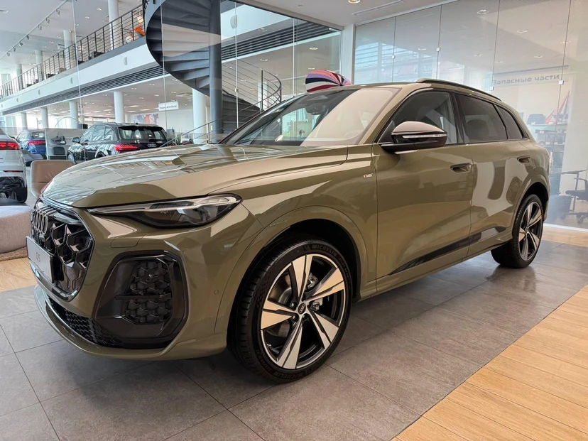 Audi Q5 III поколение (GU) 2.0 AMT 4WD (204 л.с.) 40 TFSI Quattro Зелёный 2026