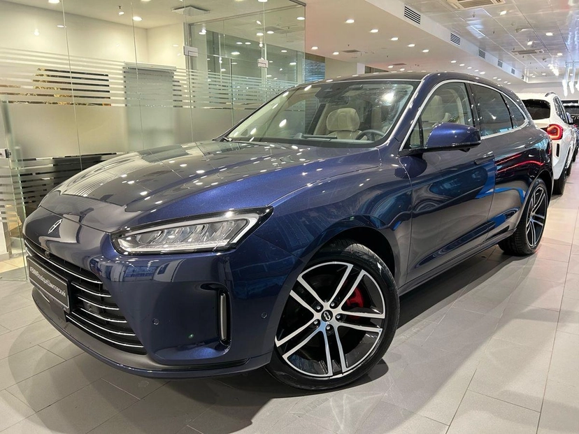 Автомобиль AITO M5 I поколение 1.5hyb AT 4WD (496 л.с.) Ultimate Синий 2023 с пробегом 25 км