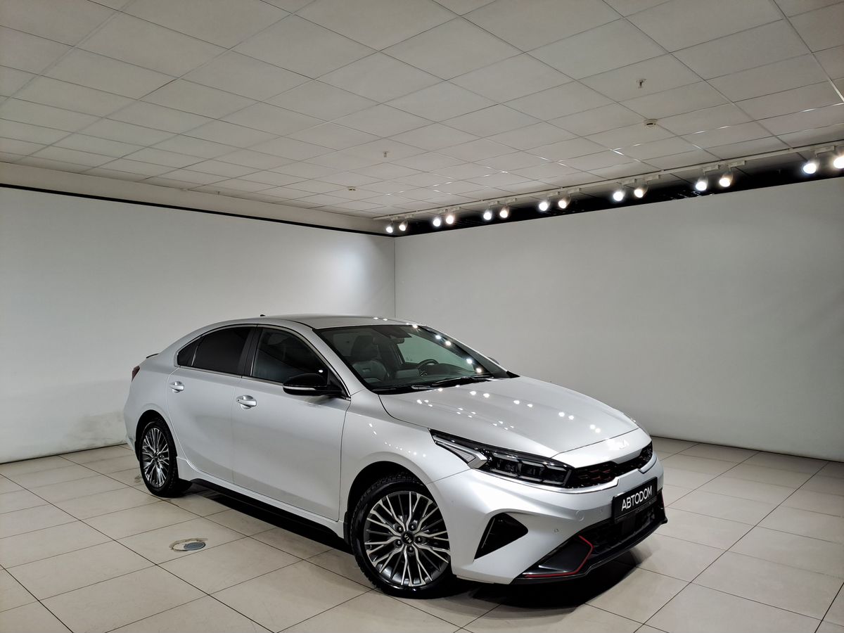 Автомобиль Kia Cerato IV [рестайлинг] 2.0 AT (150 л.с.) GT Line+ Серый 2021 с пробегом 90 000 км