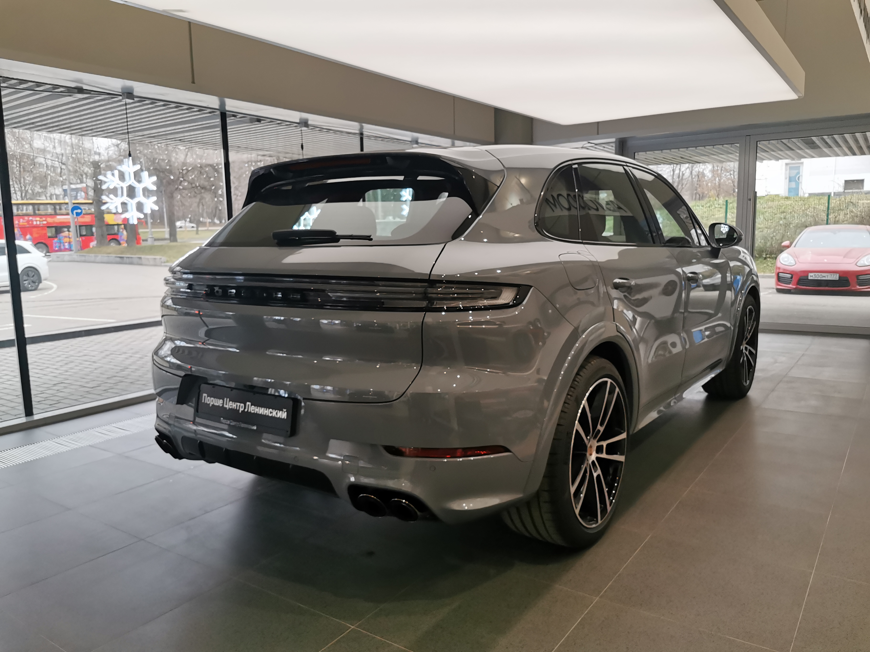 Автомобиль Porsche Cayenne III [рестайлинг] 3.0 AT 4WD (353 л.с.) Base Серый  