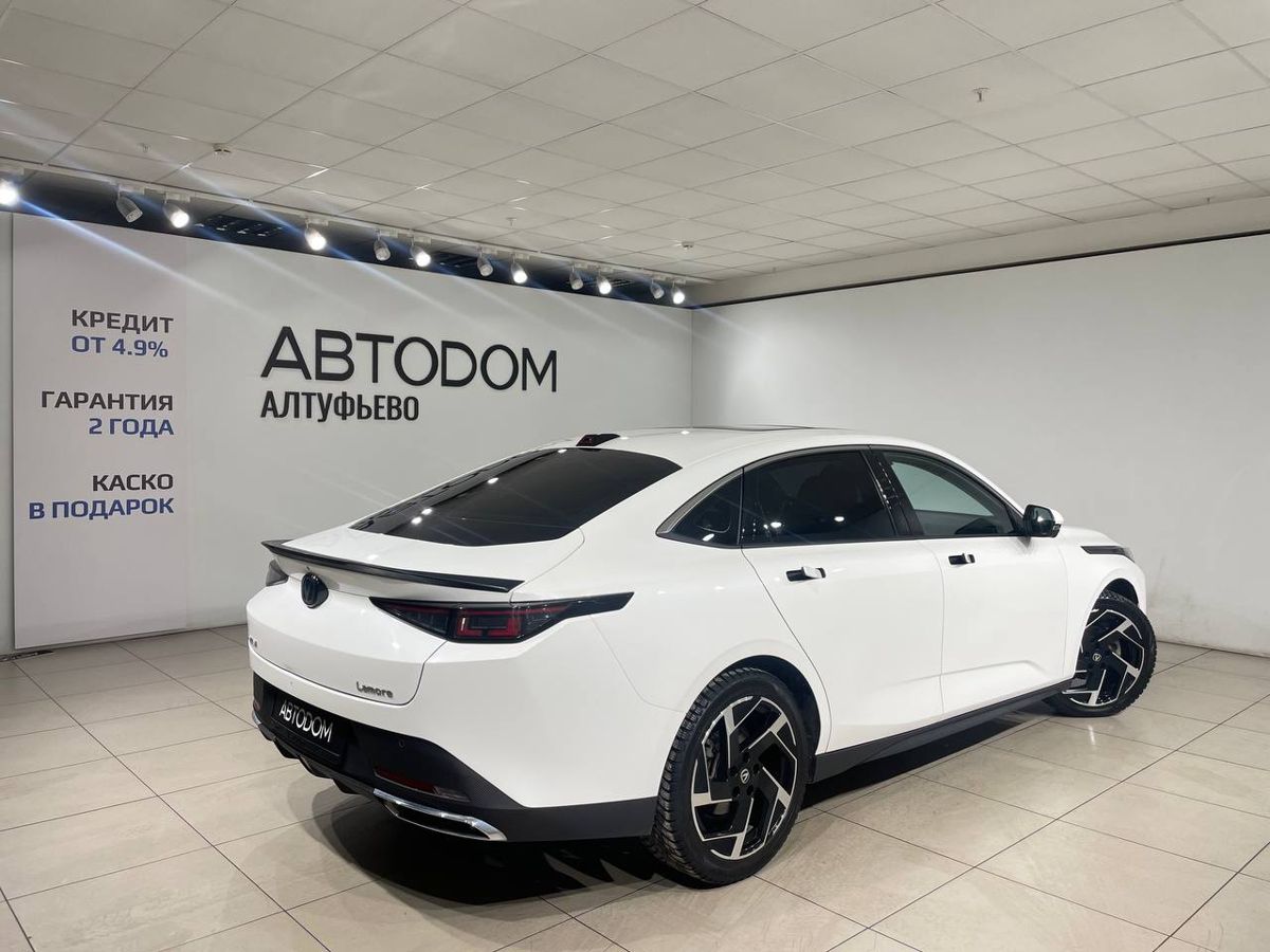 Автомобиль Changan Lamore I поколение 1.5 AMT (180 л.с.) Base Белый 2023 с пробегом 46 021 км